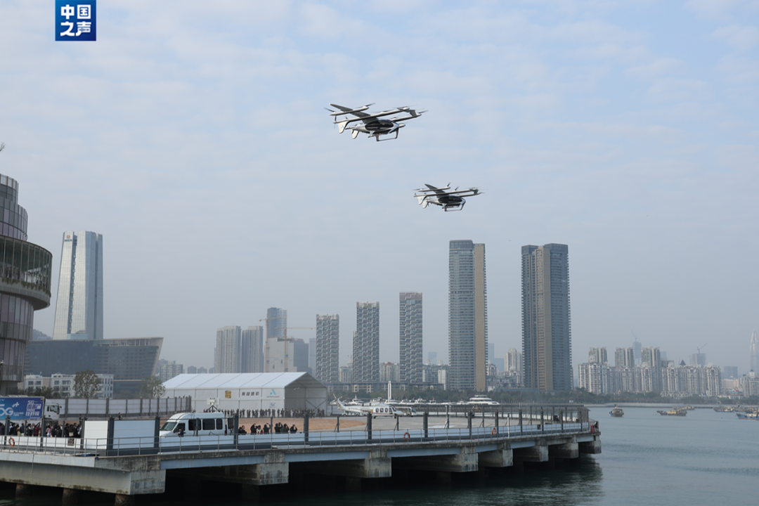 首飞成功！“空中出租车”绘就上海智慧交通新图景